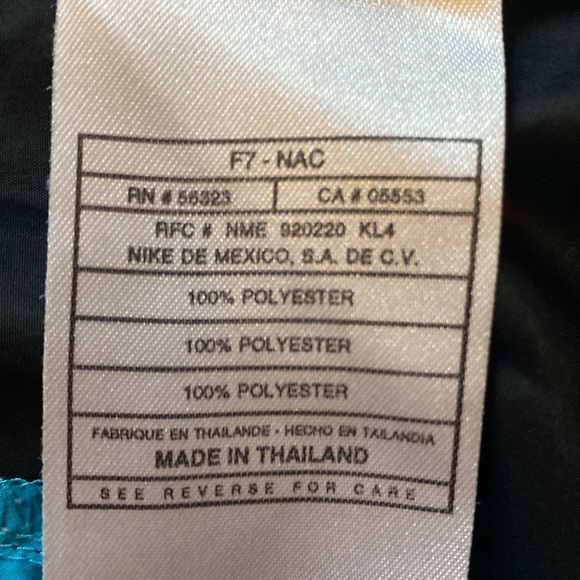 Nike Medium Light Blue Windbreaker w/ Double Zipper and Two Zip Pockets - Picture 10 of 13